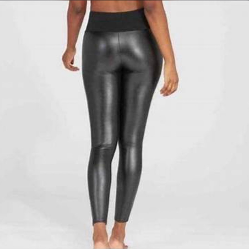 Assets by Spanx Faux Leather Leggings Black 1X Plus Sexy Casual Walking Errands